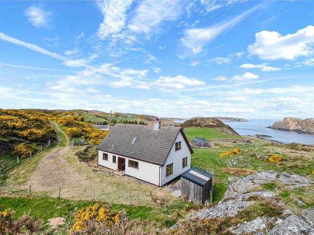6 bedroom detached house for sale