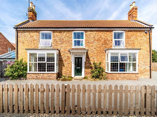 6 bedroom detached house for sale