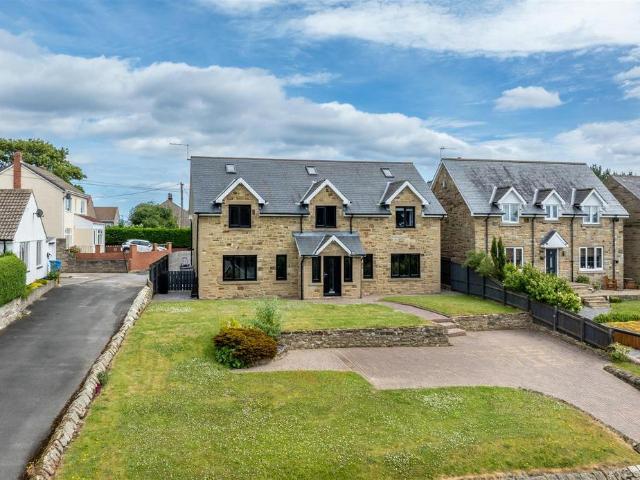 6 bedroom detached house for sale