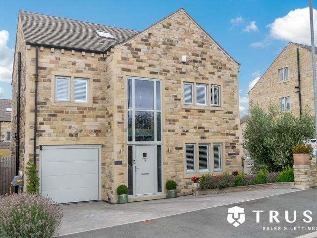 6 bedroom detached house for sale