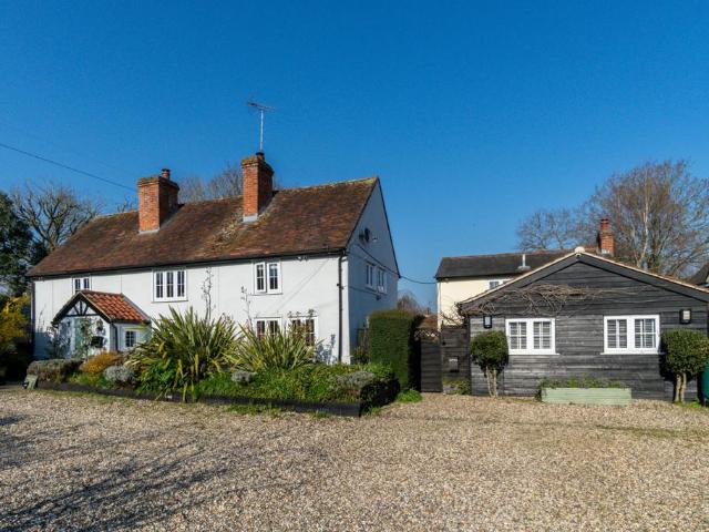 6 bedroom detached house for sale