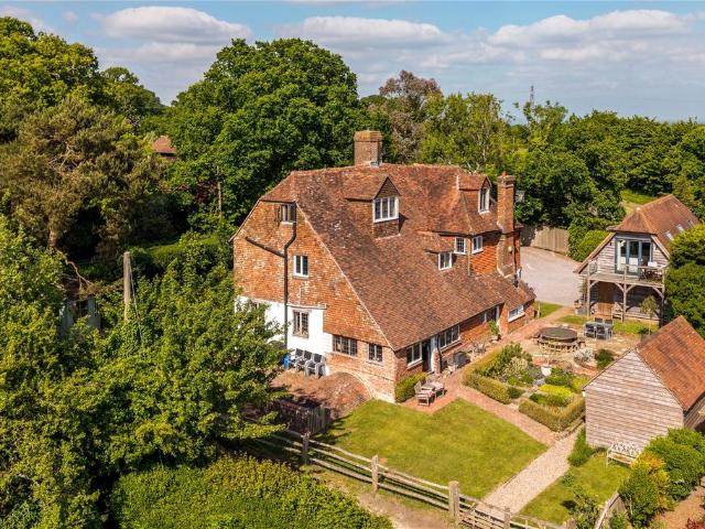 6 bedroom detached house for sale