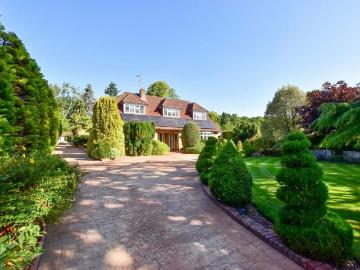 6 bedroom detached house for sale