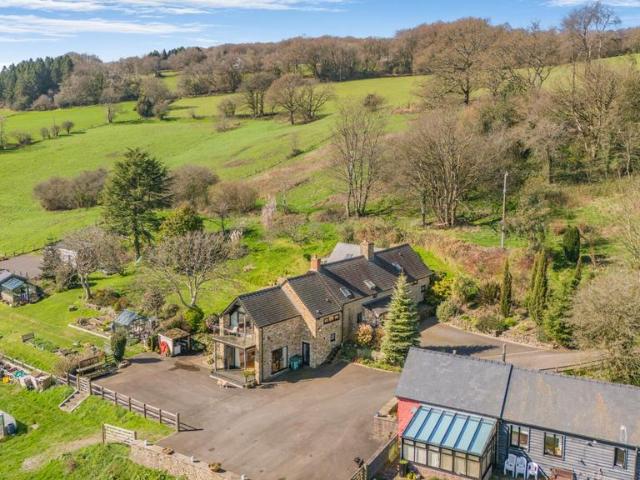 6 bedroom detached house for sale