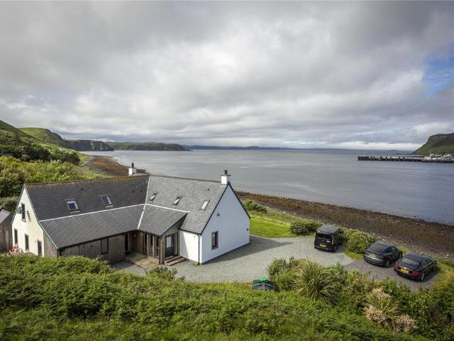 6 bedroom detached house for sale