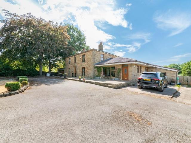 6 bedroom detached house for sale