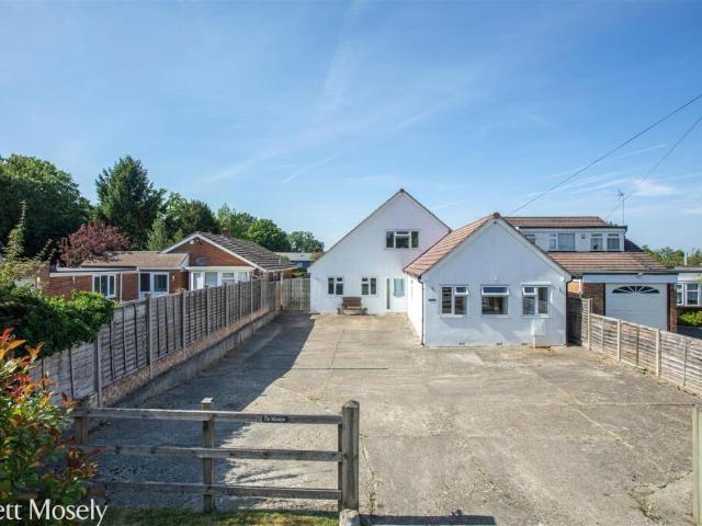 6 bedroom detached house for sale