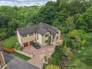 6 bedroom detached house for sale