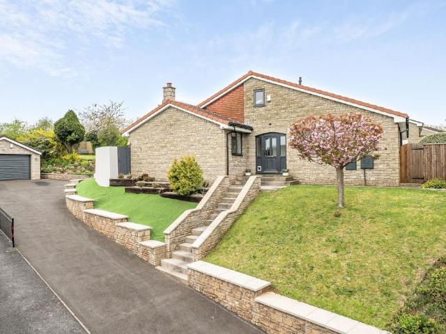6 bedroom detached house for sale
