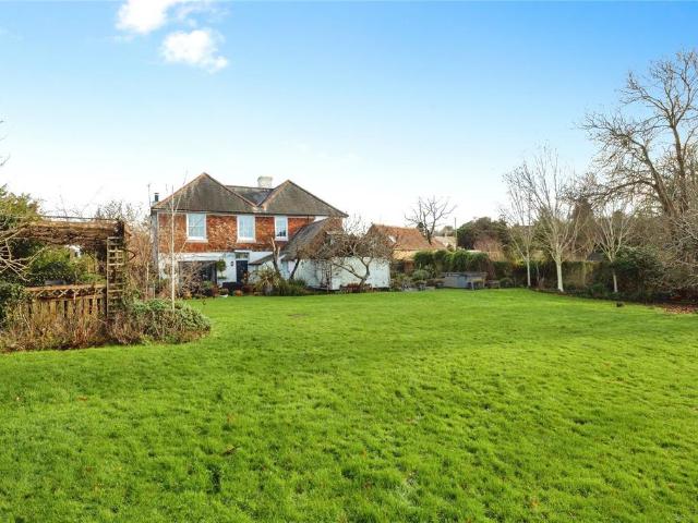 6 bedroom detached house for sale