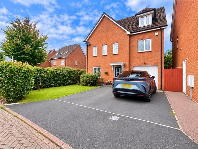 6 bedroom detached house for sale