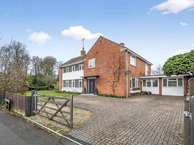 6 bedroom detached house for sale