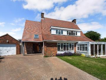 6 bedroom detached house for sale