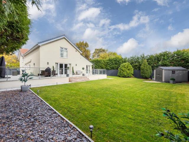 6 bedroom detached house for sale