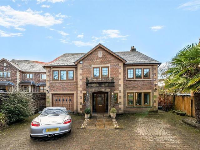 6 bedroom detached house for sale