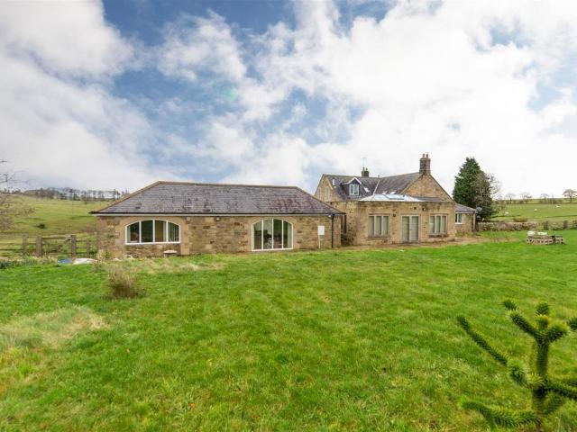 6 bedroom detached house for sale