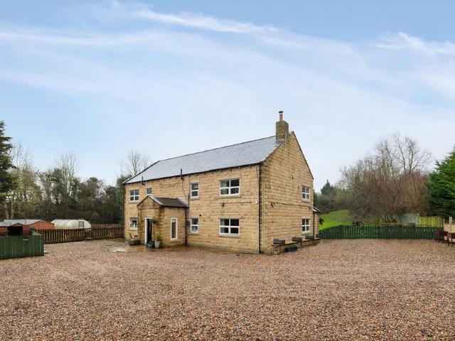 6 bedroom detached house for sale
