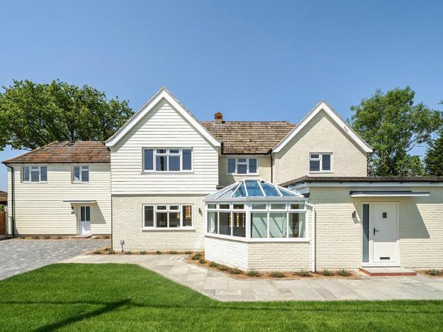 6 bedroom detached house for sale