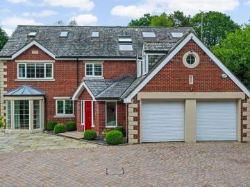 6 bedroom detached house for sale