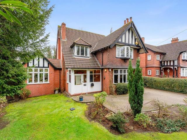 6 bedroom detached house for sale