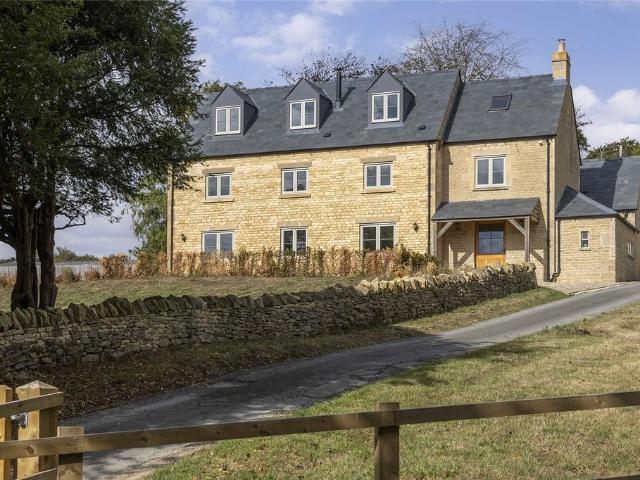 6 bedroom detached house for sale