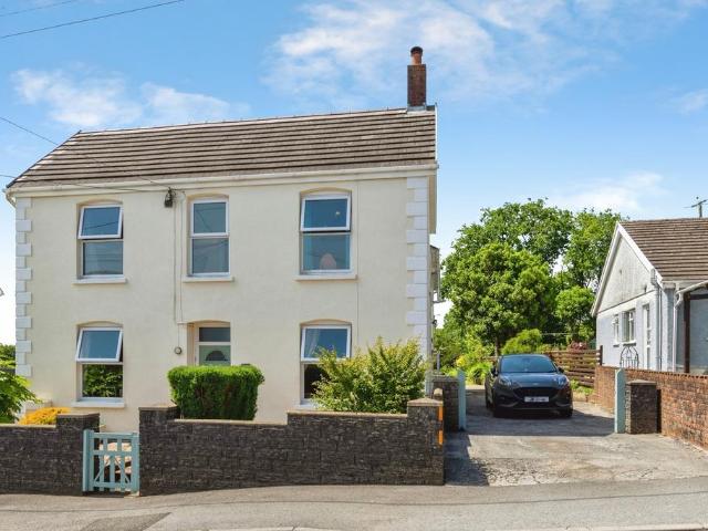 6 bedroom detached house for sale