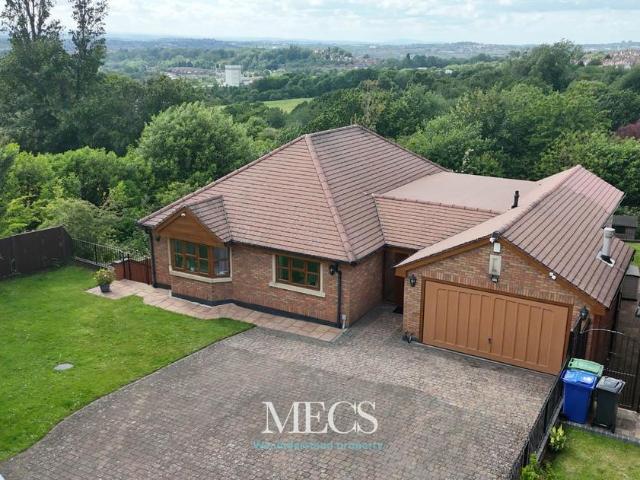 6 bedroom detached house for sale