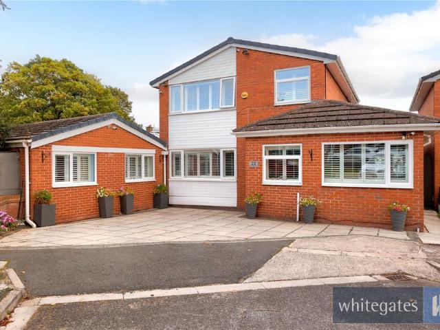 6 bedroom detached house for sale