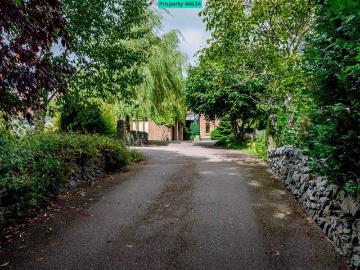 6 bedroom detached house for sale
