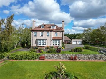 6 bedroom detached house for sale