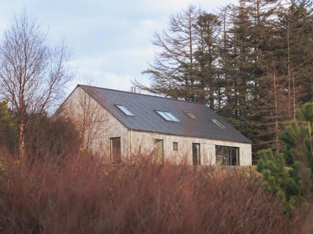 6 bedroom detached house for sale
