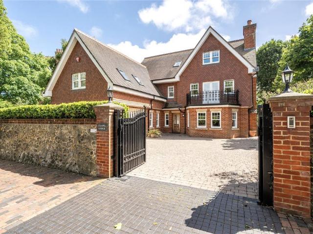 6 bedroom detached house for sale