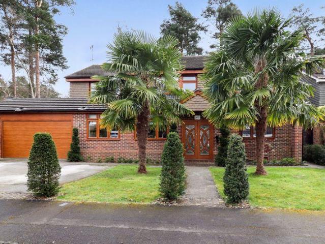 6 bedroom detached house for sale