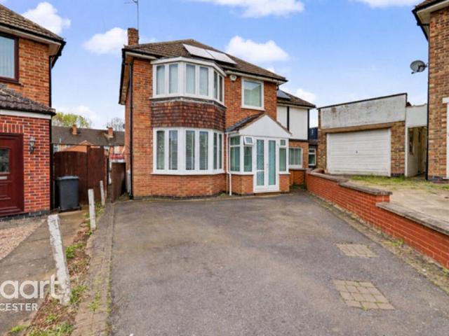 6 bedroom detached house for sale