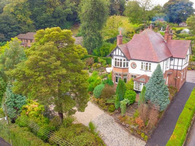 6 bedroom detached house for sale