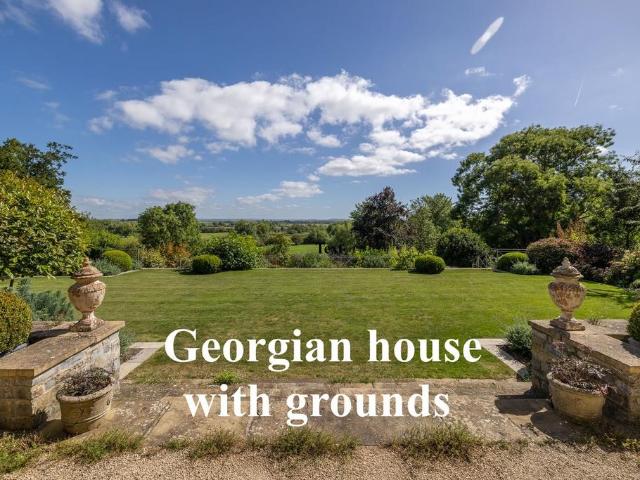 6 bedroom detached house for sale
