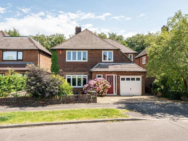 6 bedroom detached house for sale