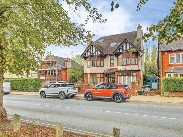 6 bedroom detached house for sale