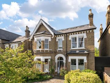 6 bedroom detached house for sale