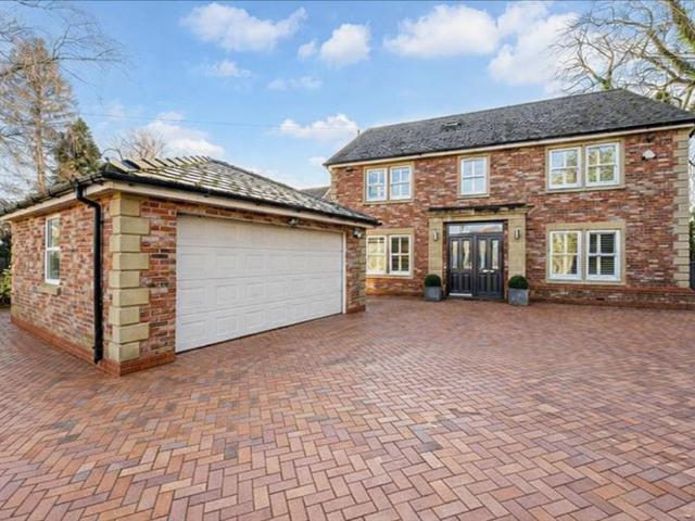 6 bedroom detached house for sale