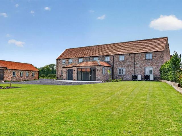 6 bedroom detached house for sale