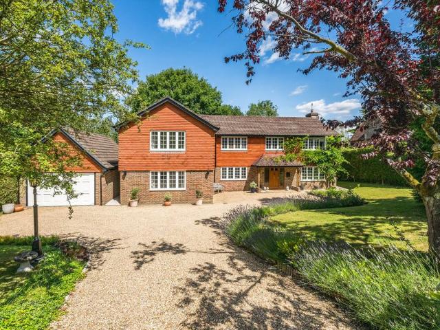 6 bedroom detached house for sale