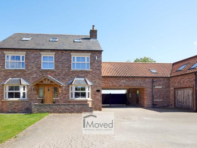 6 bedroom detached house for sale