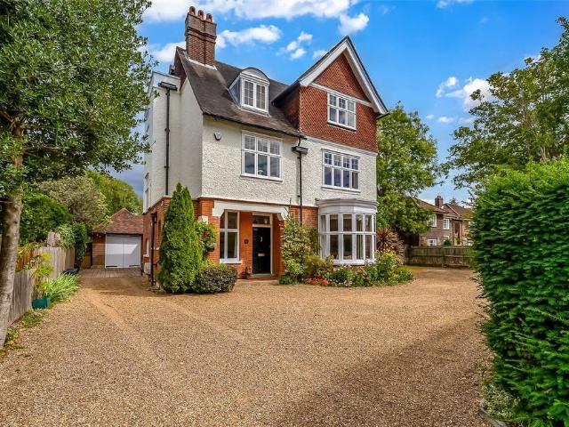 6 bedroom detached house for sale