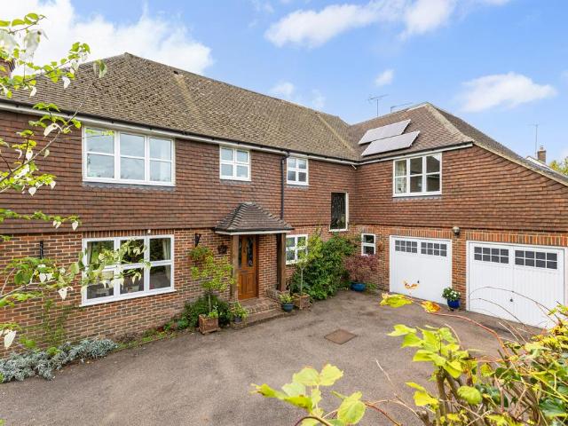 6 bedroom detached house for sale