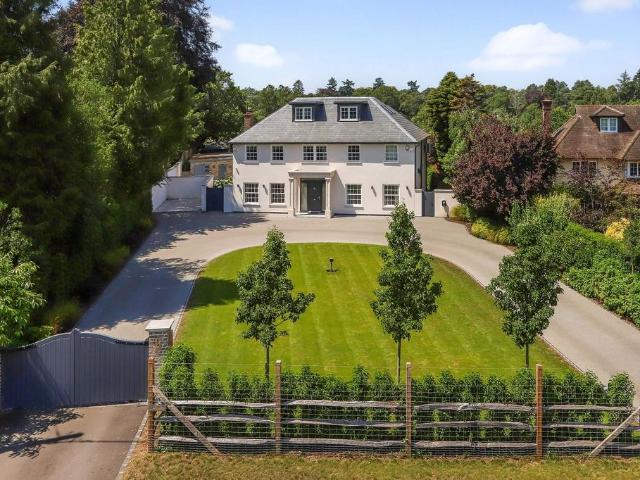 6 bedroom detached house for sale