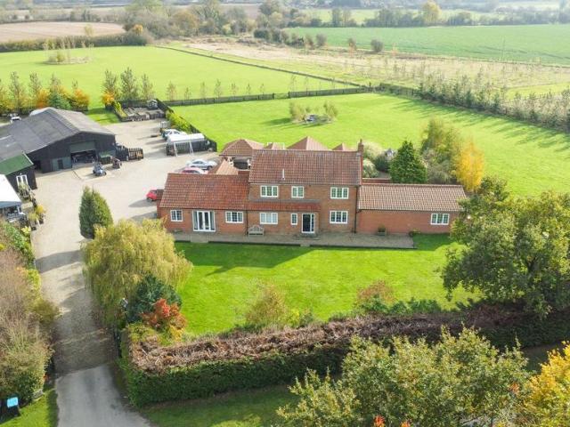 6 bedroom detached house for sale