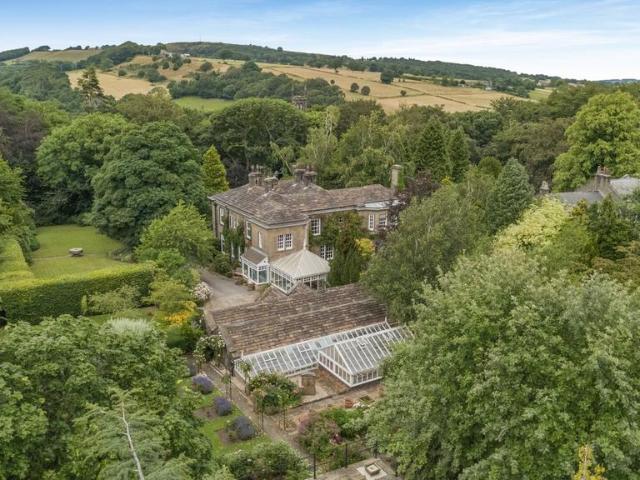 6 bedroom detached house for sale