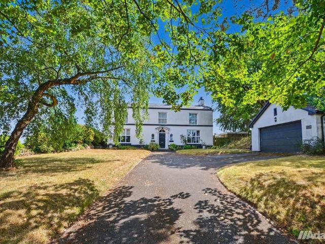 6 bedroom detached house for sale