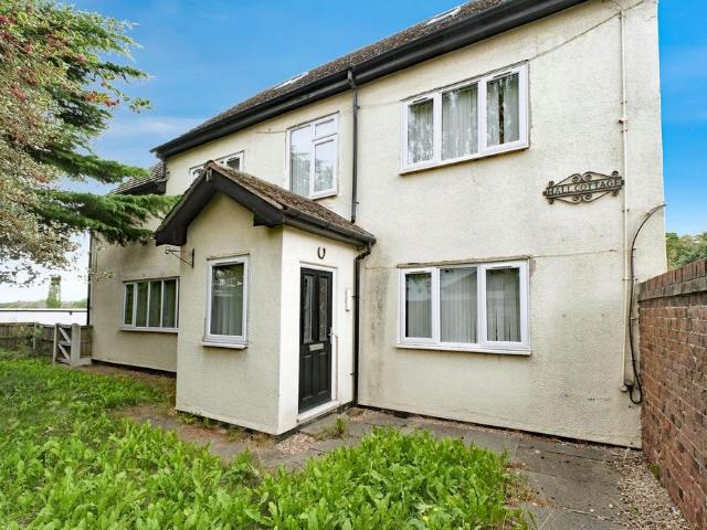 6 bedroom detached house for sale